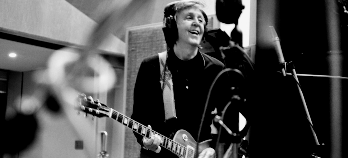 Paul McCartney publicó un par de sencillos y anunció fecha para su nuevo álbum.
